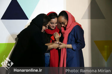 اکران مردمی فیلم "عرق سرد" در باغ کتاب