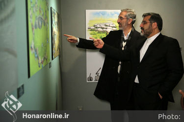 بازدید وزیر فرهنگ از نمایشگاه پانزدهمین جشنواره هنرهای تجسمی
