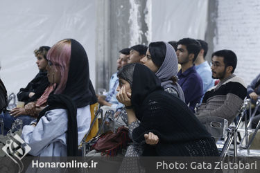 نشست تخصصی عکاسان ایران و افغانستان در مرکز فرهنگی هنری تیرافکن