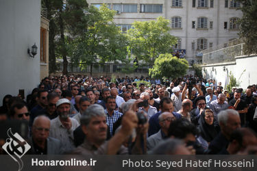 تشییع پیکر سید ضیاءالدین دری از خانه سینما