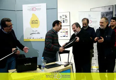بازدید مدیرکل هنرهای تجسمی از 10 روز با عکاسان/ عکاسی از تجاری­‌سازی ایرانی دهه70 تا امروز
