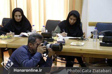 نشست مطبوعاتی اولین دوره اعطاء نشان عکاسان سال مطبوعات ایران در خانه هنرمندان