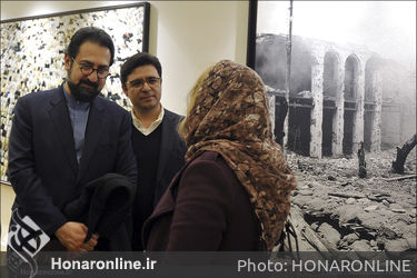 بازدید هنرمندان از آثار دهمین حراج تهران