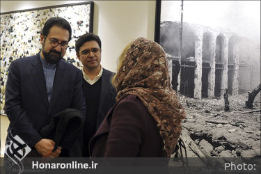 بازدید هنرمندان از آثار دهمین حراج تهران