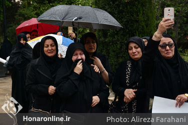 تشییع پیکر نقی سیف جمالی از مقابل تالار وحدت