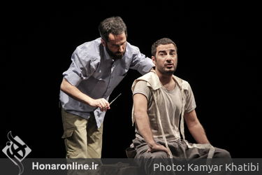 اجرای نمایش "پچ پچه های پشت خط نبرد" در پردیس تئاتر شهرزاد