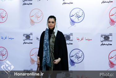 اکران مردمی فیلم "ثبت با سند برابر است" در سینما آفریقا