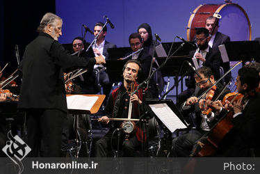 اجرای ارکستر ملی ایران به رهبری فریدون شهبازیان در تالار وحدت