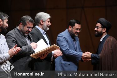 آیین اهدای جوایز پدیدآورندگان آثار شایسته تقدیر سی و نهمین جایزه کتاب سال 