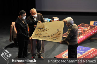 افتتاحیه نمایشگاه " قلم مهر" با آثار خوشنویسی 30 هنرمند پیشکسوت در برج آزادی
