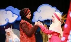 حضور ۵۰ دختر هنرمند در اجرای نمایش «دنیا و یه روز عجیب»