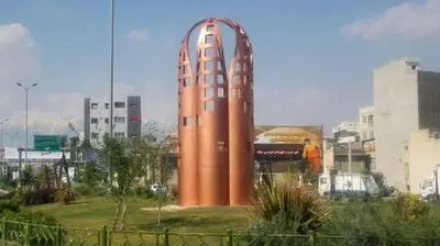 مجسمه‌ای برای تلطیف ازدحام حاصل از روزمرگی / مردیها: فرم گنبدی شکلی که طراحی کردم پس زمینه‌ای مذهبی دارد
