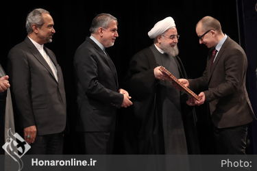 تقدیر رئیس جمهور از برگزیدگان جایزه کتاب سال