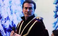 رحیم شهریاری با یک گروه رقص آئینی آذربایجانی به صحنه می‌رود