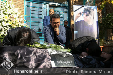 تشییع پیکر احمدرضا دالوند در خانه هنرمندان