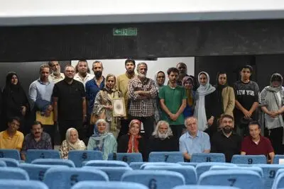 اکران مردمی مستند «سه نقطه مانده تا حسین (ع)»با حضور چهره‌های هنری و استقبال پر شور مخاطبان