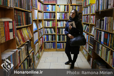 کتابگردی اهالی فرهنگ و هنر در نشر ثالث