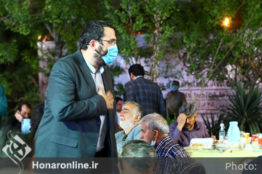 تقدیر از راویان و محققان تاریخ شفاهی برتر در هشتمین دوره هفته هنر انقلاب