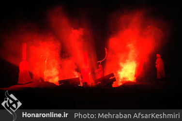 نمایش روشنای شب تار در بوستان ولایت