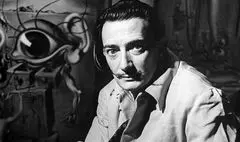 سالوادور دالی به کاخ موزه ی نیاوران می‌آید