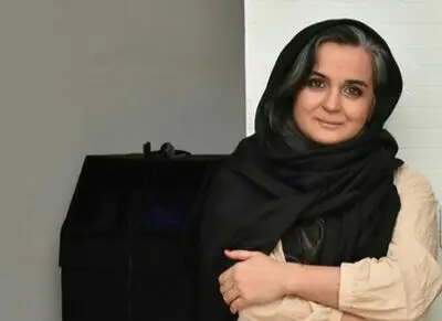نمایشگاهی برآمده از فرهنگ عامه / روایت غزال زارع از نمایشگاه "افتاد ولی نشکست" در گالری ویستا 