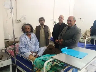 عیادت مدیرکل فرهنگ وارشاد اسلامی سیستان و بلوچستان از هنرمند پیشکسوت موسیقی بلوچستان