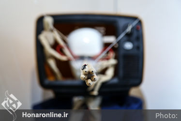 نمایشگاه لباس‌های مفهومی "رو به تهران من" در گالری مستقل تهران