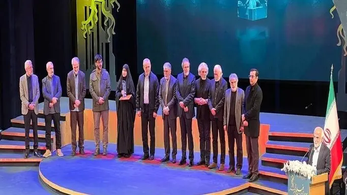 
معرفی برگزیدگان جشنواره فیلم فجر ۴۴/ سیمرغ‌ها به پرواز درآمدند