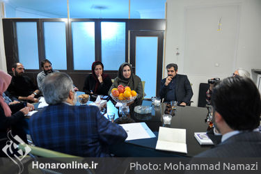 بازدید معاون امور هنری وزارت فرهنگ و ارشاد اسلامی از دبیرخانه سی و ششمین جشنواره بین‌المللی تئاتر فجر