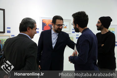 بازدید سید مجتبی حسینی از نمایشگاه تصویرگران ایران