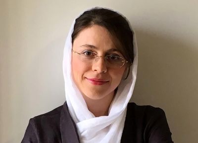 إزاحة الستار عن کتابین فی معرض"إیران فوتو" الدولی فی باریس