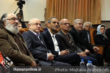 تجلیل از هنرمندان متولد دی ماه در مجتمع باغ زیبا