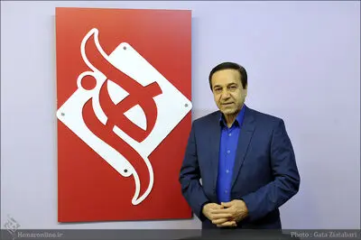 محمد گلریز: سرود انقلابی الگو و نماد انقلاب است / ما خودمان هم مقصر هستیم / بودجه فعالیت‌های فرهنگی مرتبط با انقلاب هر سال کمتر می‌شود
