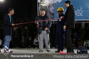 نمایش های خیابانی روز چهارم جشنواره تئاتر فجر