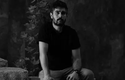 شهاب مهربان «لمس» را در تماشاخانه ایران شهر روی صحنه می‌برد