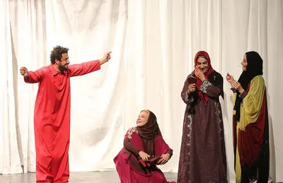 بازنمایی خرده فرهنگ‌های خرافی و غیر نمایشی/ نگاهی به نمایش "آئیس" به نویسندگی و کارگردانی ندا اعتمادی‌کیا

