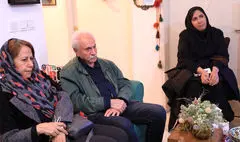 هنرمندان در اولین روز درگذشت هادی مرزبان به منزلش رفتند