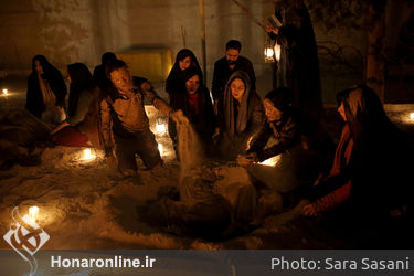 اجرای نمایش "خانه روشنان" در مجموعه هنری کاخ