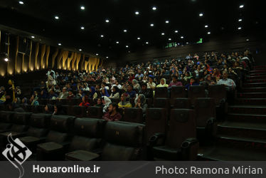 اکران فیلم "مردی بدون سایه" در پردیس کوروش