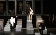 ترنی که مسافران را به مقصد نمی‌رساند / نگاهی به  نمایش 