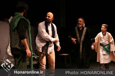 نمایش "پشت دیوار عمارت" در تماشاخانه سرو