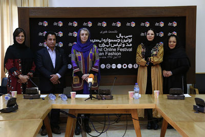 تأکید بر لزوم مشارکت رسانه‌ها و بخش دولتی با جشنواره اینترنتی مد و لباس "سی‌پال" / جبری: مد و لباس را با سینما مقایسه نکنیم / دلشاد: قیمت یک بشکه نفت معادل دو جفت کفش است