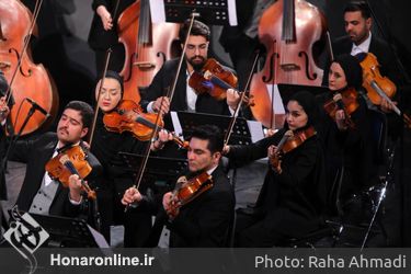 اجرای ارکستر صدا وسیما در سومین شب جشنواره موسیقی فجر