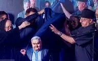 رونمایی از تندیس اکبر عبدی