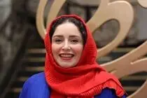 ژاله صامتی اثری کمدی به صحنه می‌برد