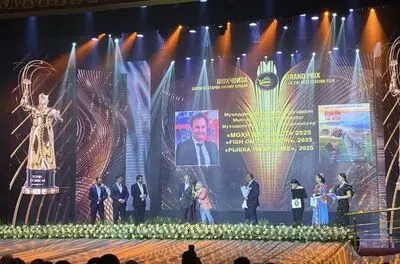 جایزه بزرگ جشنواره برای محی‌الدین مظفر، کارگردان «ماهی در قلاب» / فردین خلعتبری جایزه بهترین آهنگساز را گرفت