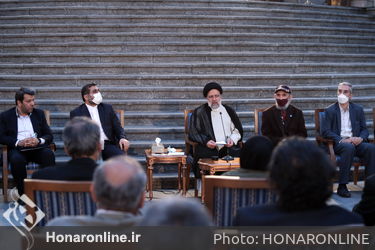 نشست صمیمی رئیس جمهور با هنرمندان و فعالان عرصه فرهنگ و هنر