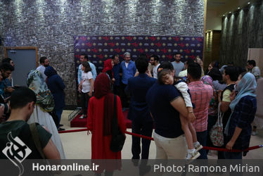 اکران مردمی فیلم " تنگه ابوقریب" در پردیس سینمایی مگامال