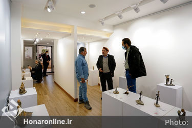 نمایشگاه مجسمه های سنگی "سید رحیم حسینی" با عنوان "نبض درون" در گالری بهارک 