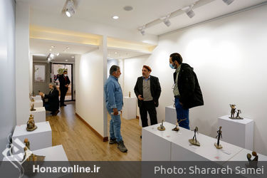 نمایشگاه مجسمه های سنگی "سید رحیم حسینی" با عنوان "نبض درون" در گالری بهارک 